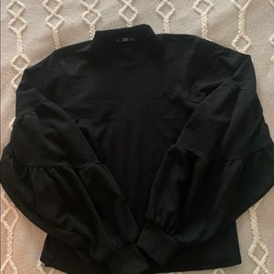 Like new black Zara top with unique balloon sleeves!